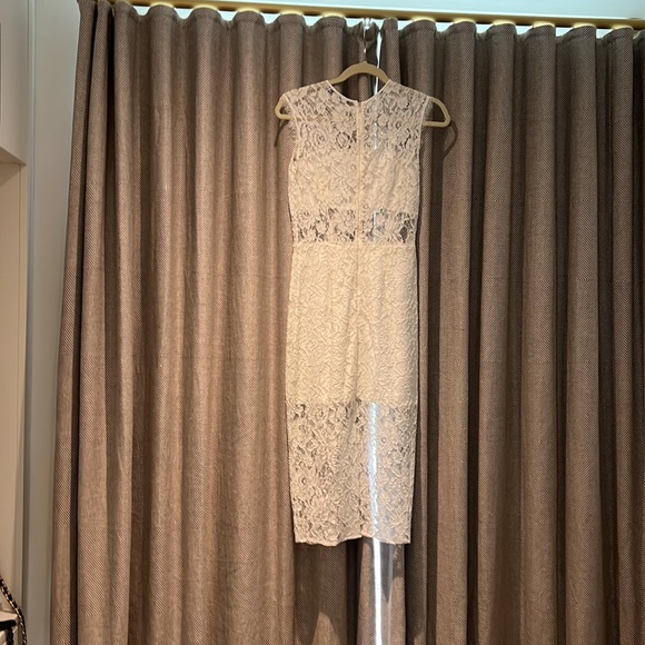 Alexis white lace midi dress - Picture 3 of 6